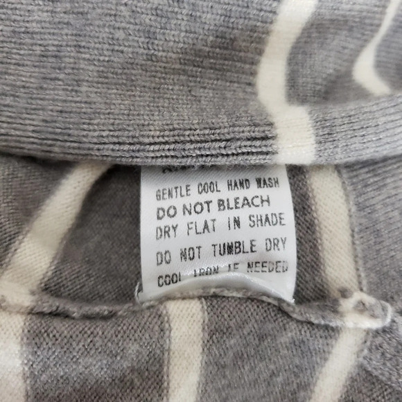 THML Sweater Gray Striped Star Print Long Sleeve Knit Pullover Top - Picture 7 of 7